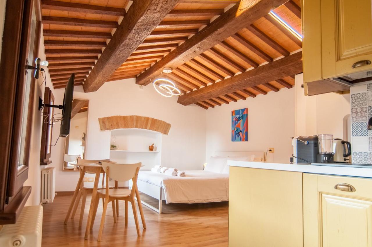 Umbrian Concierge - La Casa Dei Pellari Hotel Perugia Bagian luar foto