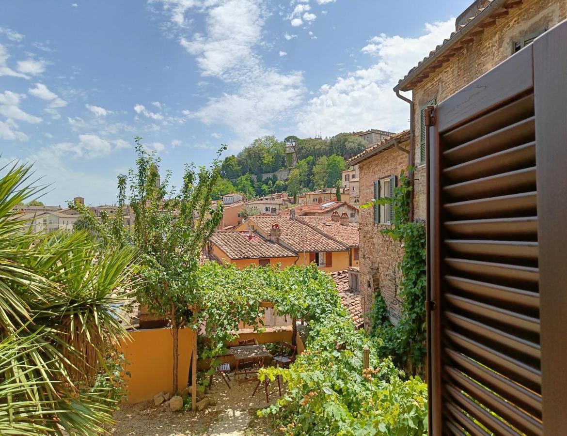 Umbrian Concierge - La Casa Dei Pellari Hotel Perugia Bagian luar foto