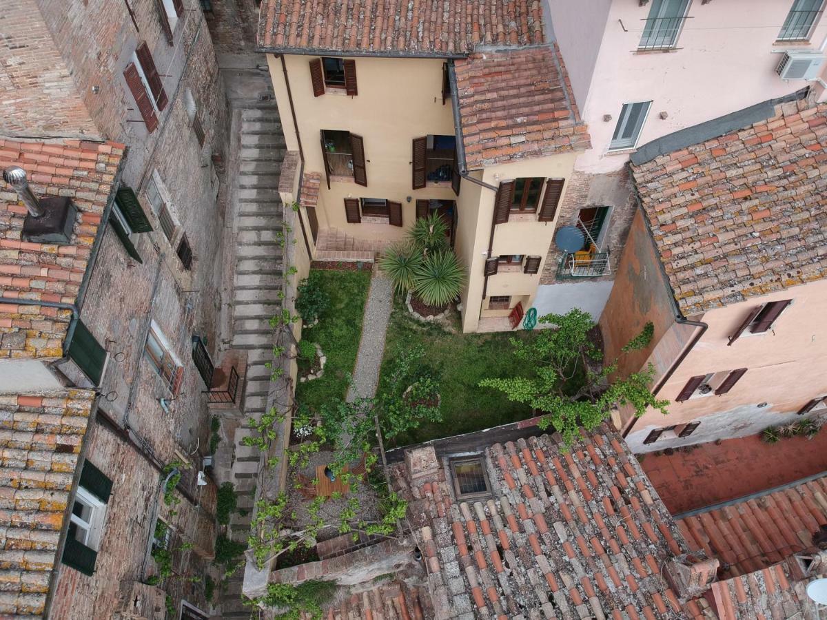 Umbrian Concierge - La Casa Dei Pellari Hotel Perugia Bagian luar foto