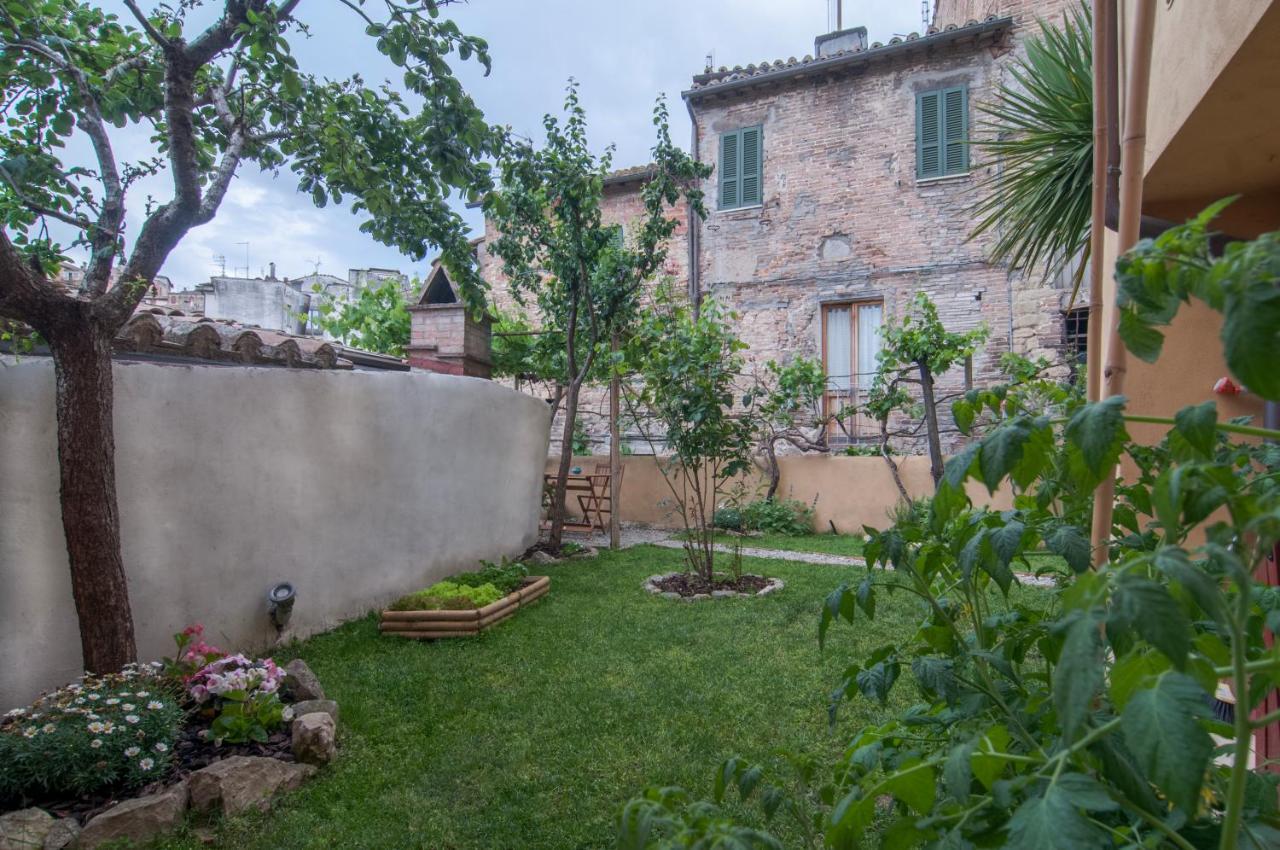 Umbrian Concierge - La Casa Dei Pellari Hotel Perugia Bagian luar foto